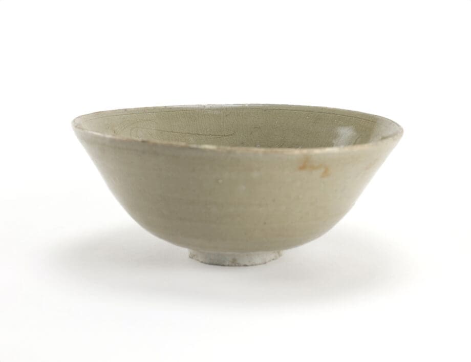 Celadon bowl Northern Song dynasty with lotus motif - Jepara wreck - Vergulde Kat
