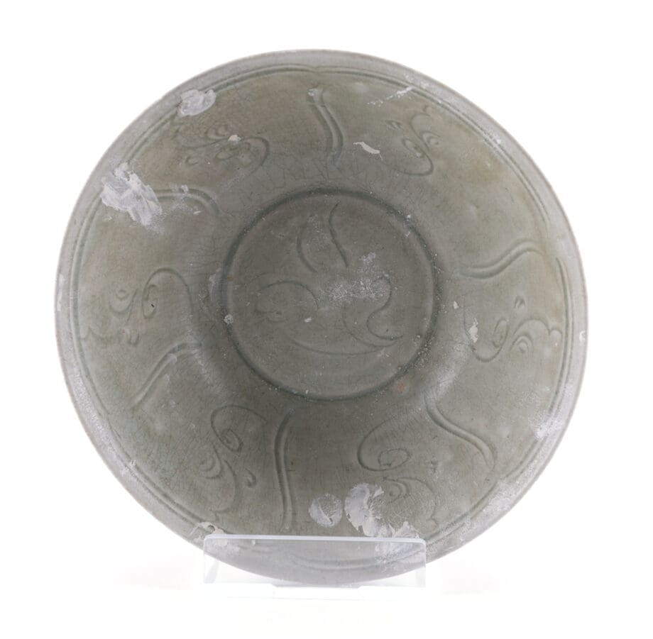 Northern Song celadon bowl with floral decoration - Jepara shipwreck - 19 cm - Vergulde Kat