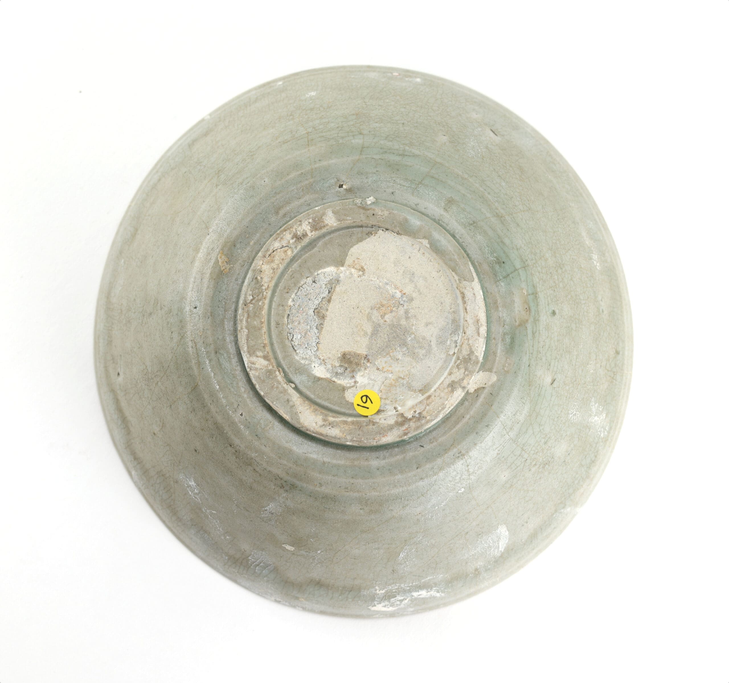Northern Song celadon bowl with floral decoration - Jepara shipwreck - 19 cm - detail photo