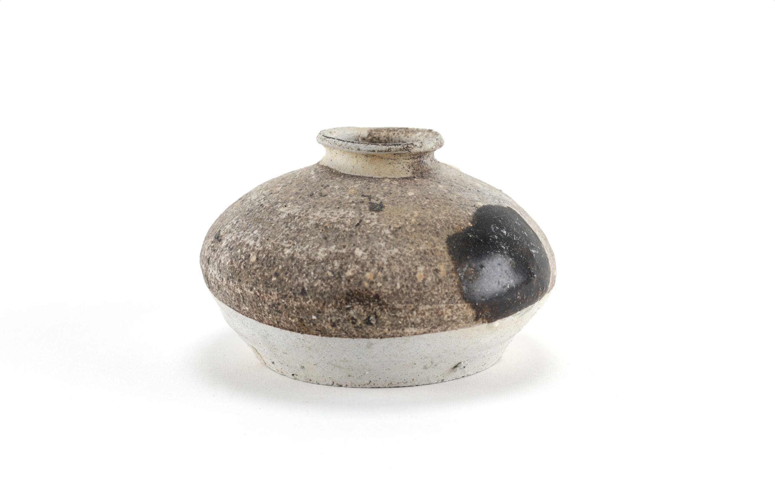 Song dynasty jar with black spots - Jepara shipwreck - detail photo