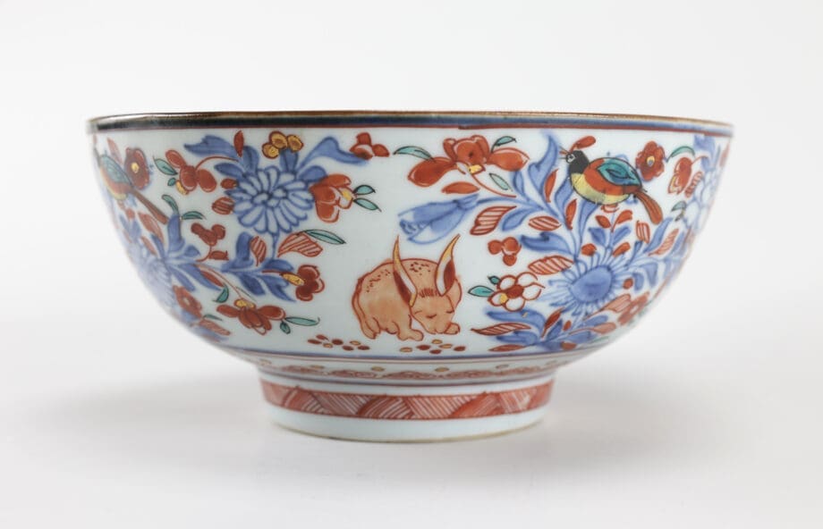 Amsterdam Fur bowl with parrots, butterflies and rabbit - China 18th century - Vergulde Kat