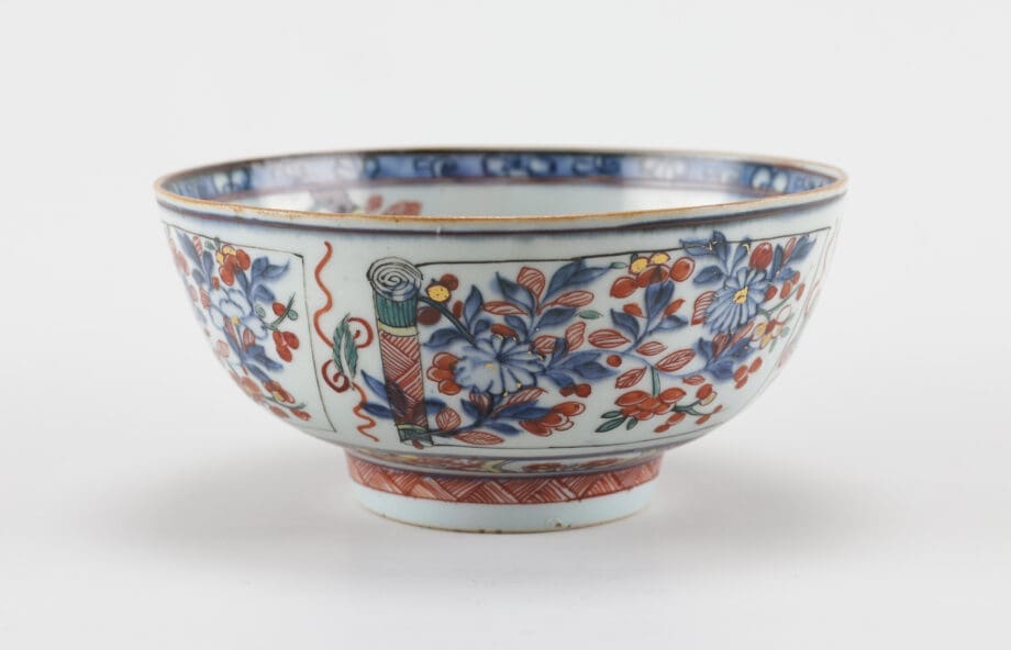 Amsterdam Fur bowl with parrots and butterflies - China 18th century - Vergulde Kat