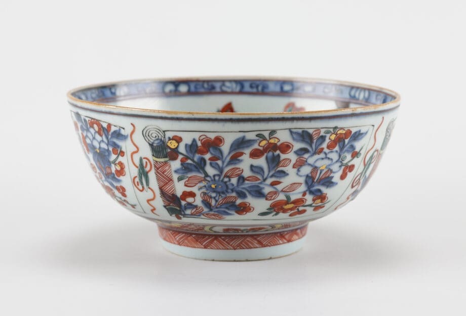 Amsterdam Fur bowl with parrots and butterflies - China 18th century - Vergulde Kat