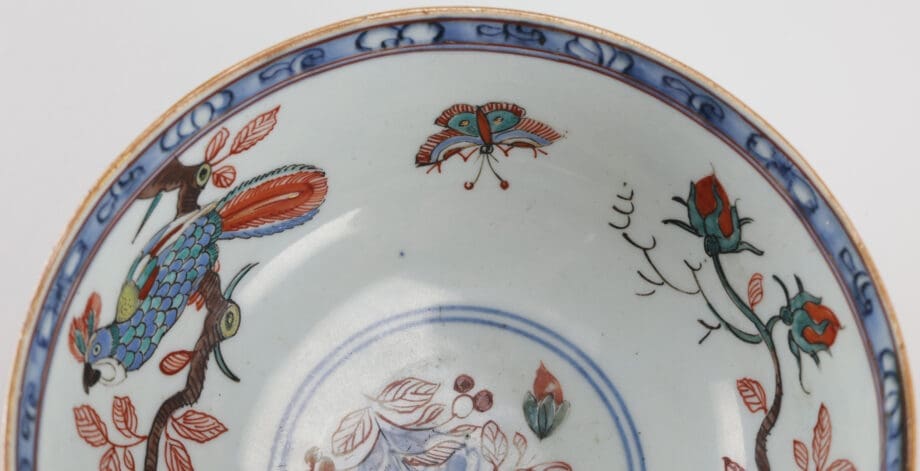 Amsterdam Fur bowl with parrots and butterflies - China 18th century - Vergulde Kat