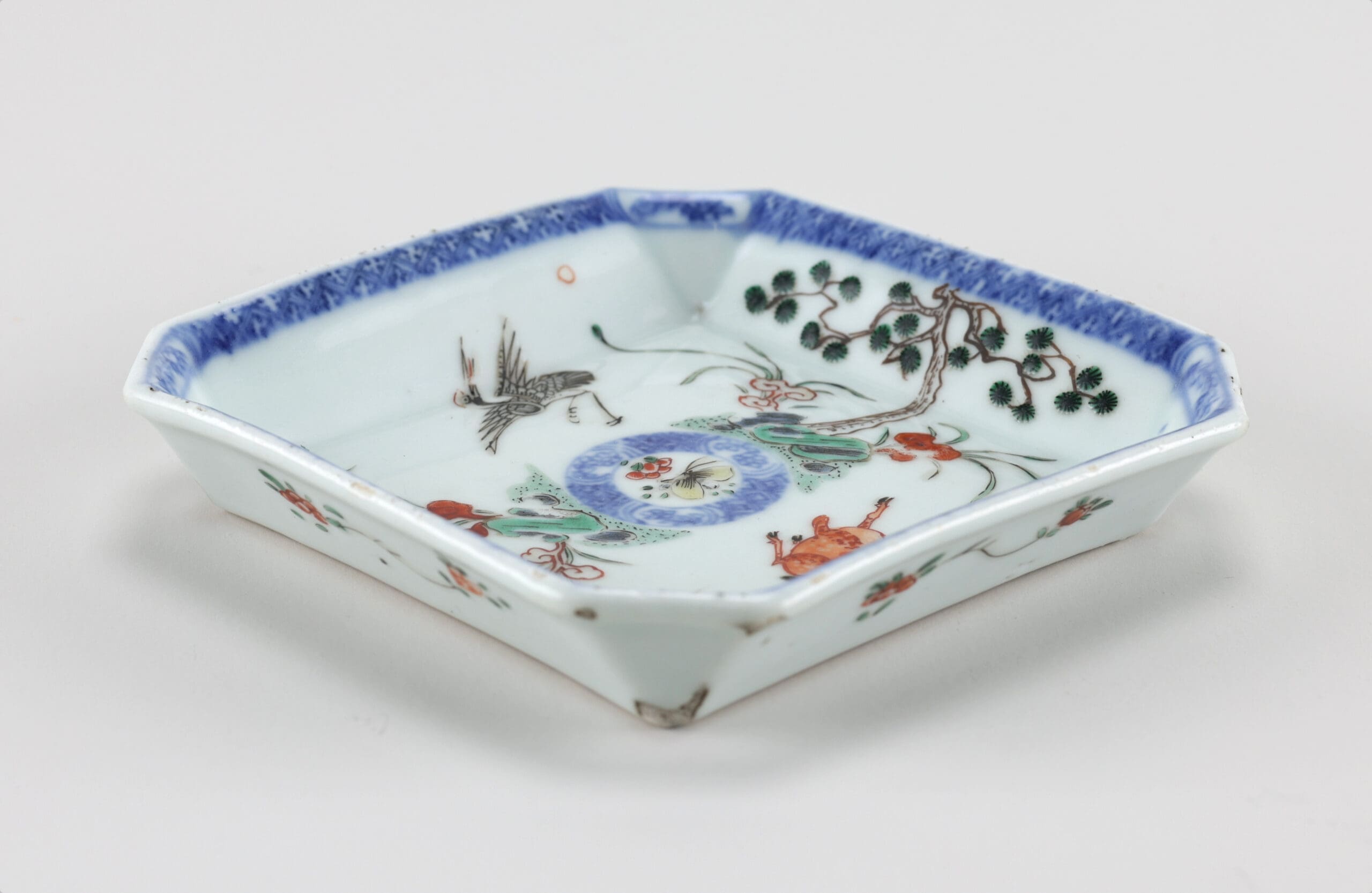 Assiette Kangxi de la Famille Verte avec cerf et grue – 12,6 cm – photo de détail