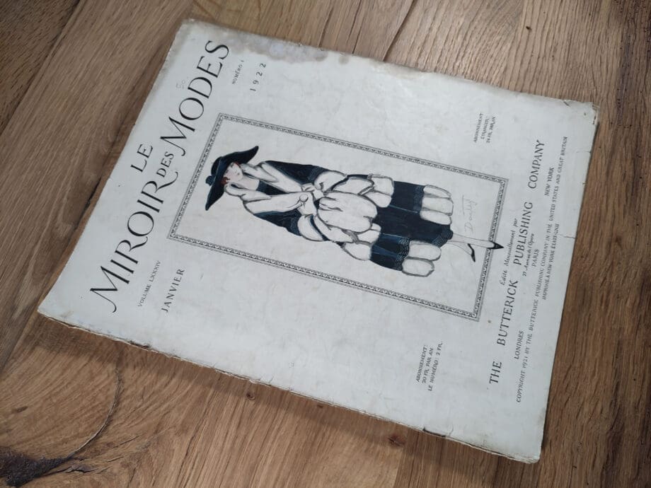 Le Miroir des Modes - January 1922, No. 1 | Vintage French Fashion Magazine with Illustration by Darly - Vergulde Kat