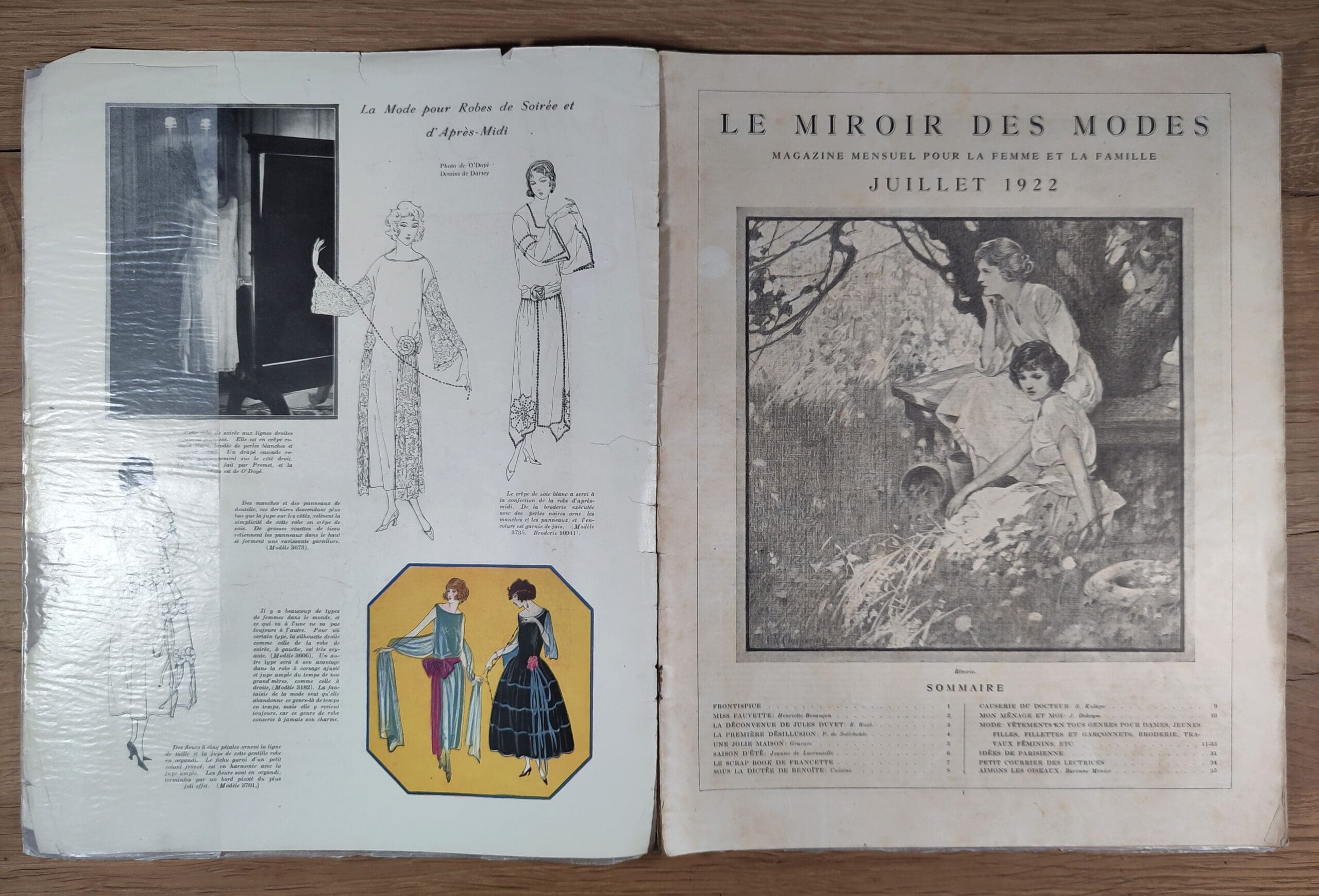 Le Miroir des Modes – Juli 1922, Nr. 1 | Vintage Frans Modeblad met Illustratie van Parkieten – detailfoto