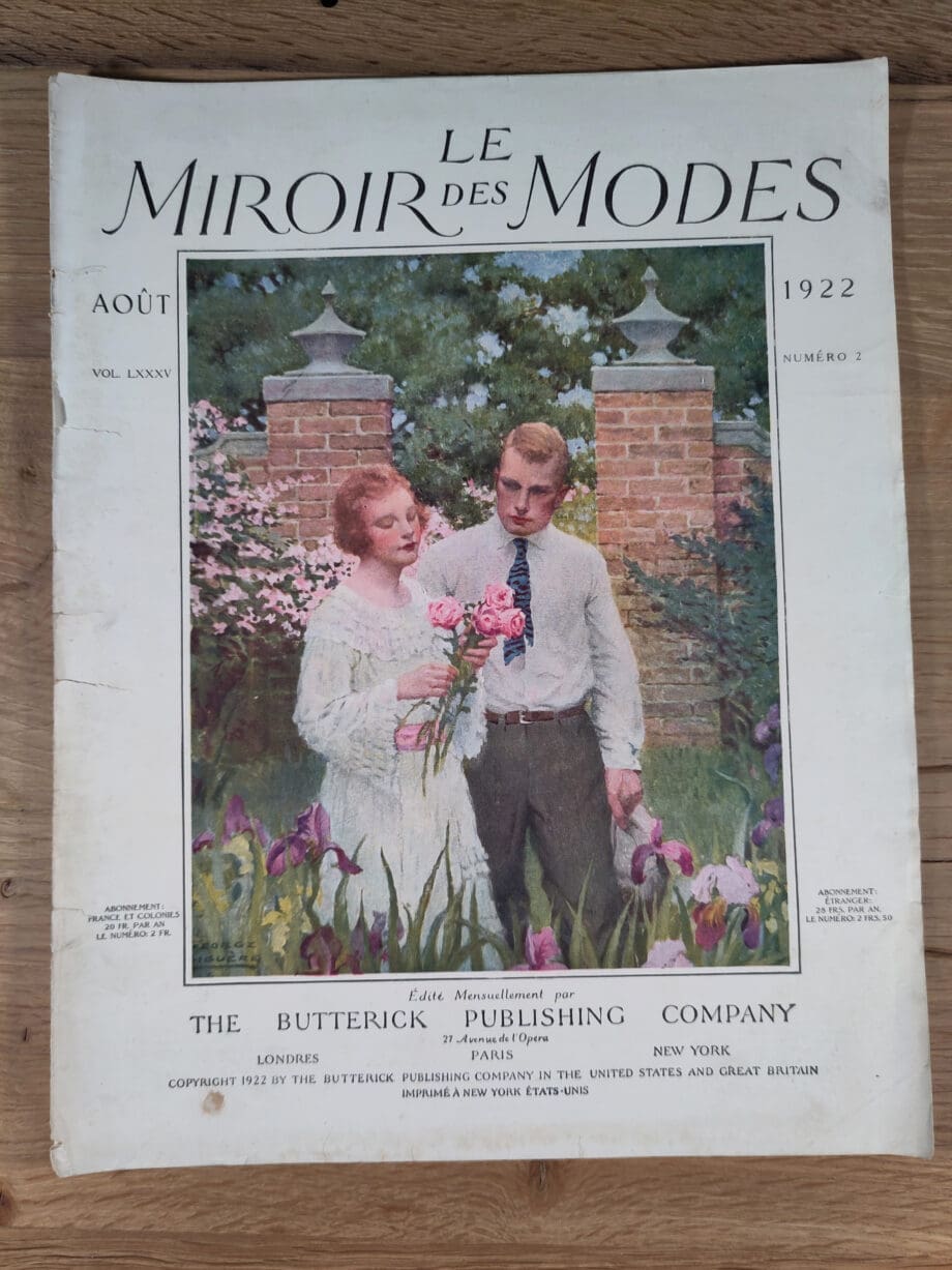 Le Miroir des Modes – Augustus 1922, Nr. 2 | Vintage Frans Modeblad met Romantische Illustratie – Vergulde Kat