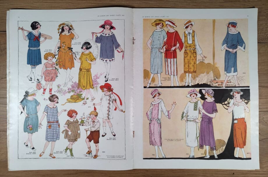 Le Miroir des Modes – Augustus 1922, Nr. 2 | Vintage Frans Modeblad met Romantische Illustratie – Vergulde Kat