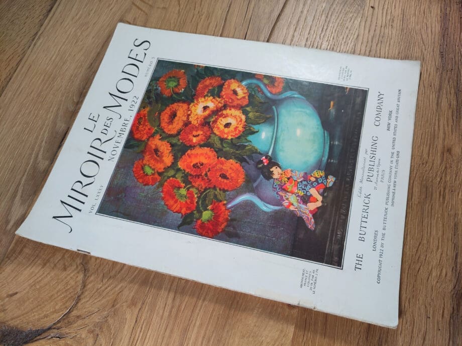 Le Miroir des Modes - November 1922, No. 5 | Vintage French Fashion Magazine with Flower Vase & Oriental Doll - Vergulde Kat