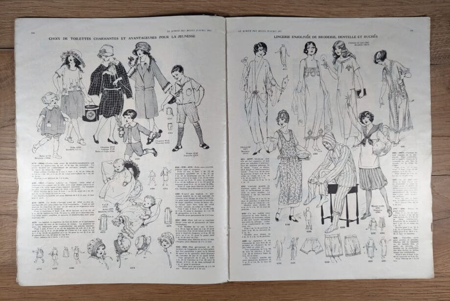 Le Miroir des Modes - April 1923, No. 4 | Vintage French Fashion Magazine with Mother and Daughter at Flower Stall - Vergulde Kat