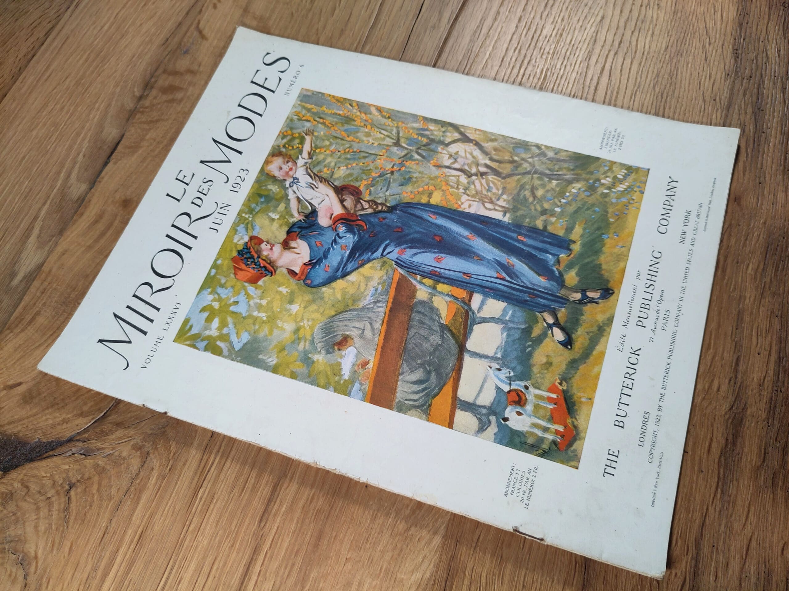 Le Miroir des Modes - June 1923 No. 6 | Vintage French Fashion Magazine with Mother and Child Illustration - detail photo