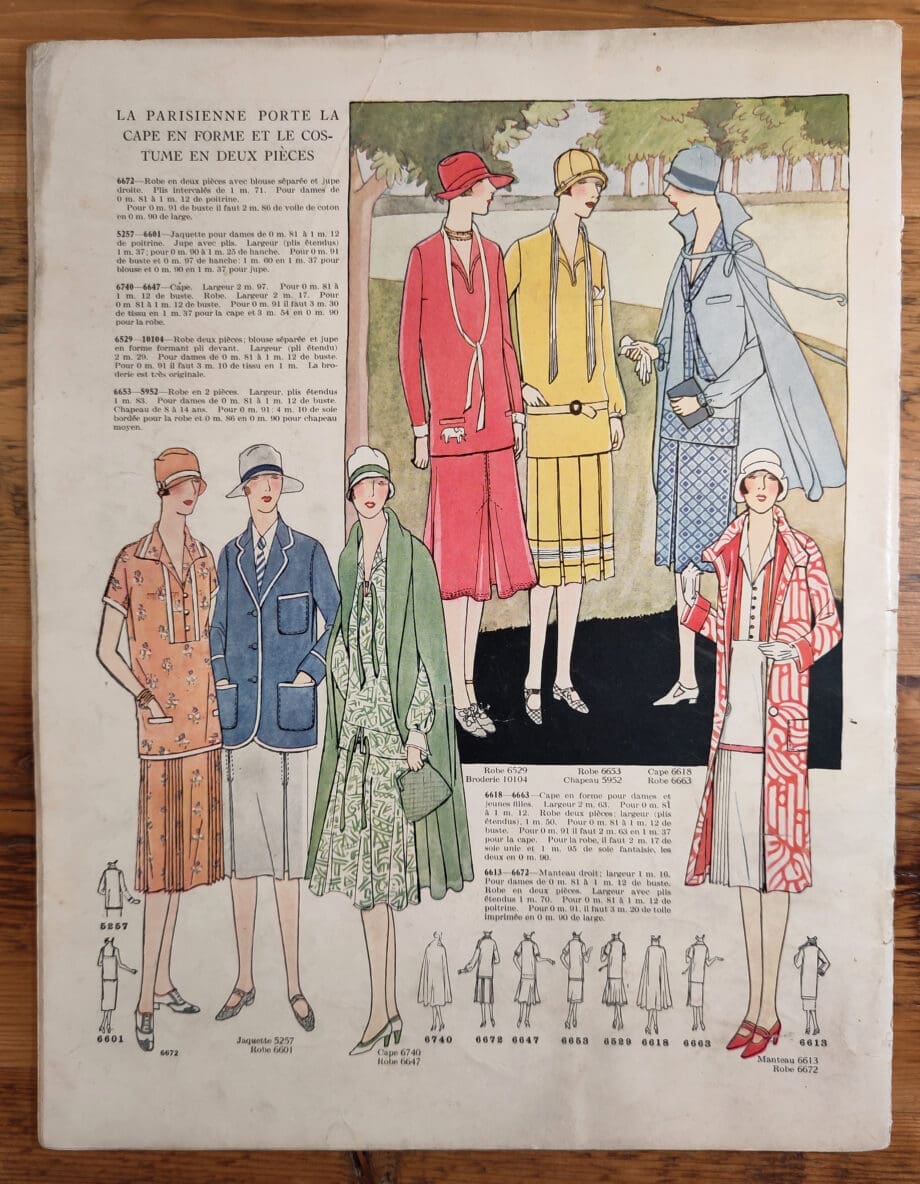 Le Miroir des Modes – Août 1926 | Couverture vintage française représentant un garçon et un chien – Vergulde Kat