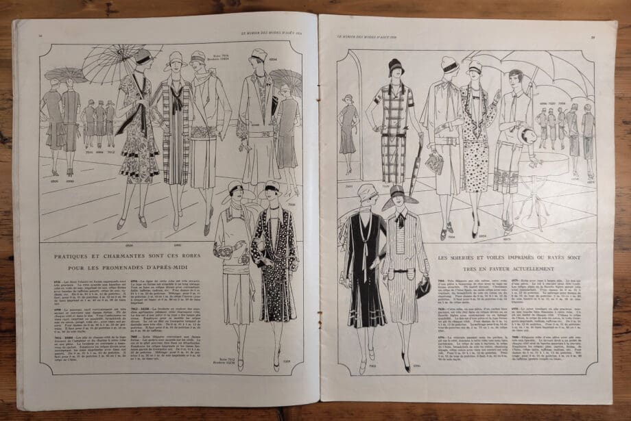 Le Miroir des Modes – Août 1926 | Couverture vintage française représentant un garçon et un chien – Vergulde Kat