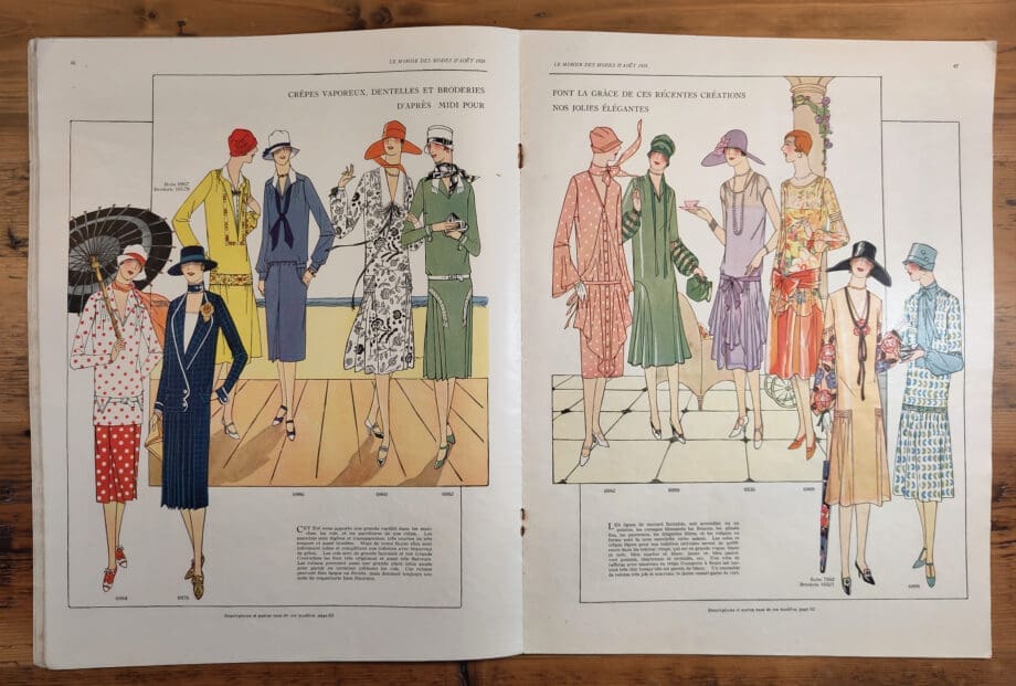 Le Miroir des Modes – Août 1926 | Couverture vintage française représentant un garçon et un chien – Vergulde Kat