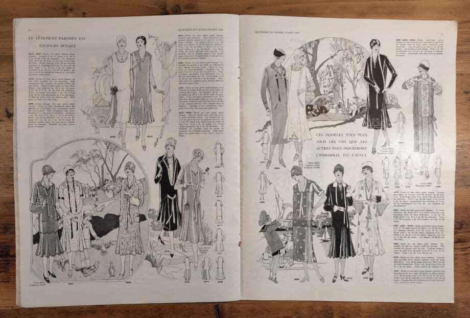 Le Miroir des Modes – Août 1926 | Couverture vintage française représentant un garçon et un chien – Vergulde Kat