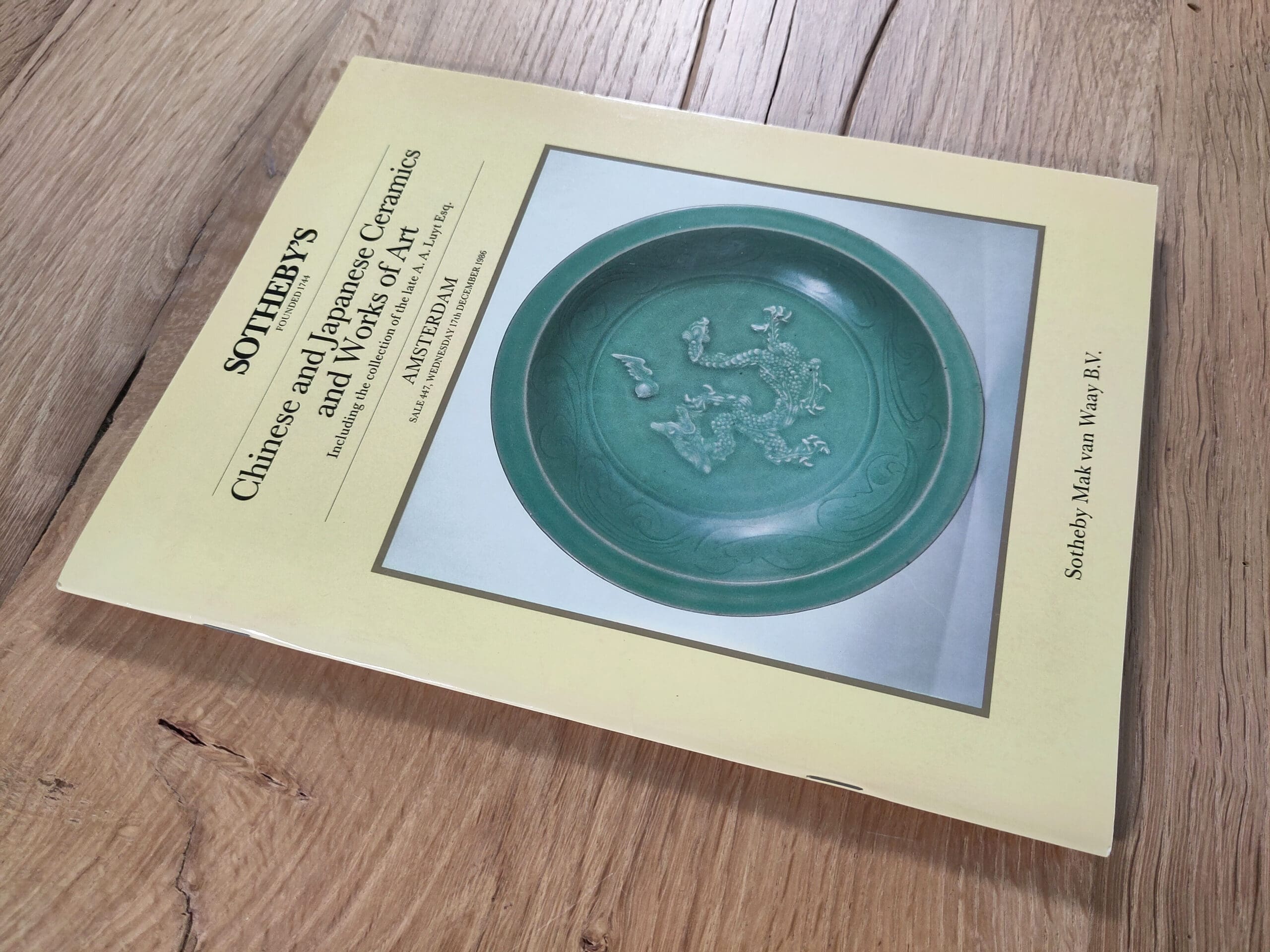 Sotheby's catalogus Chinese & Japanese Ceramics 1986, A.A. Luyt – detailfoto