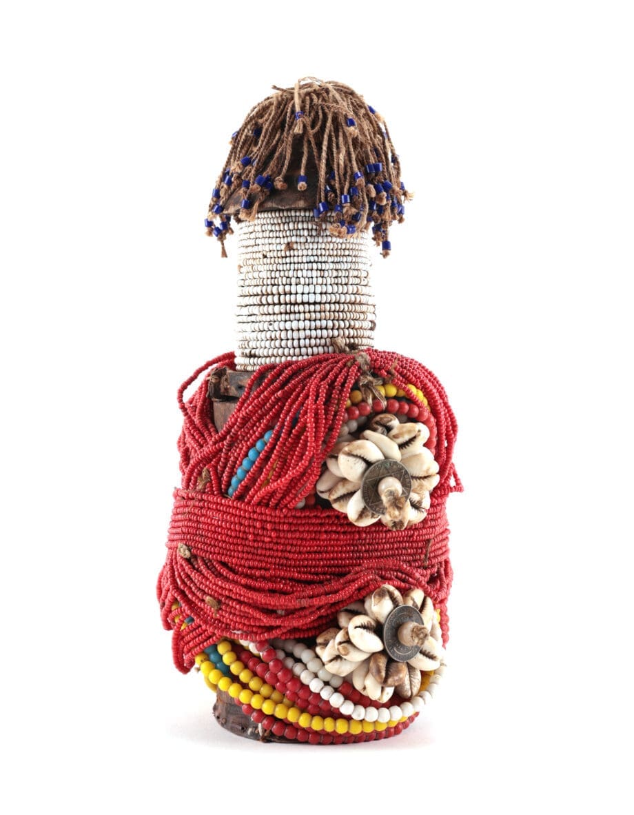 Statua degli antenati Fali del Camerun con perline e conchiglie – 25 cm – Vergulde Kat