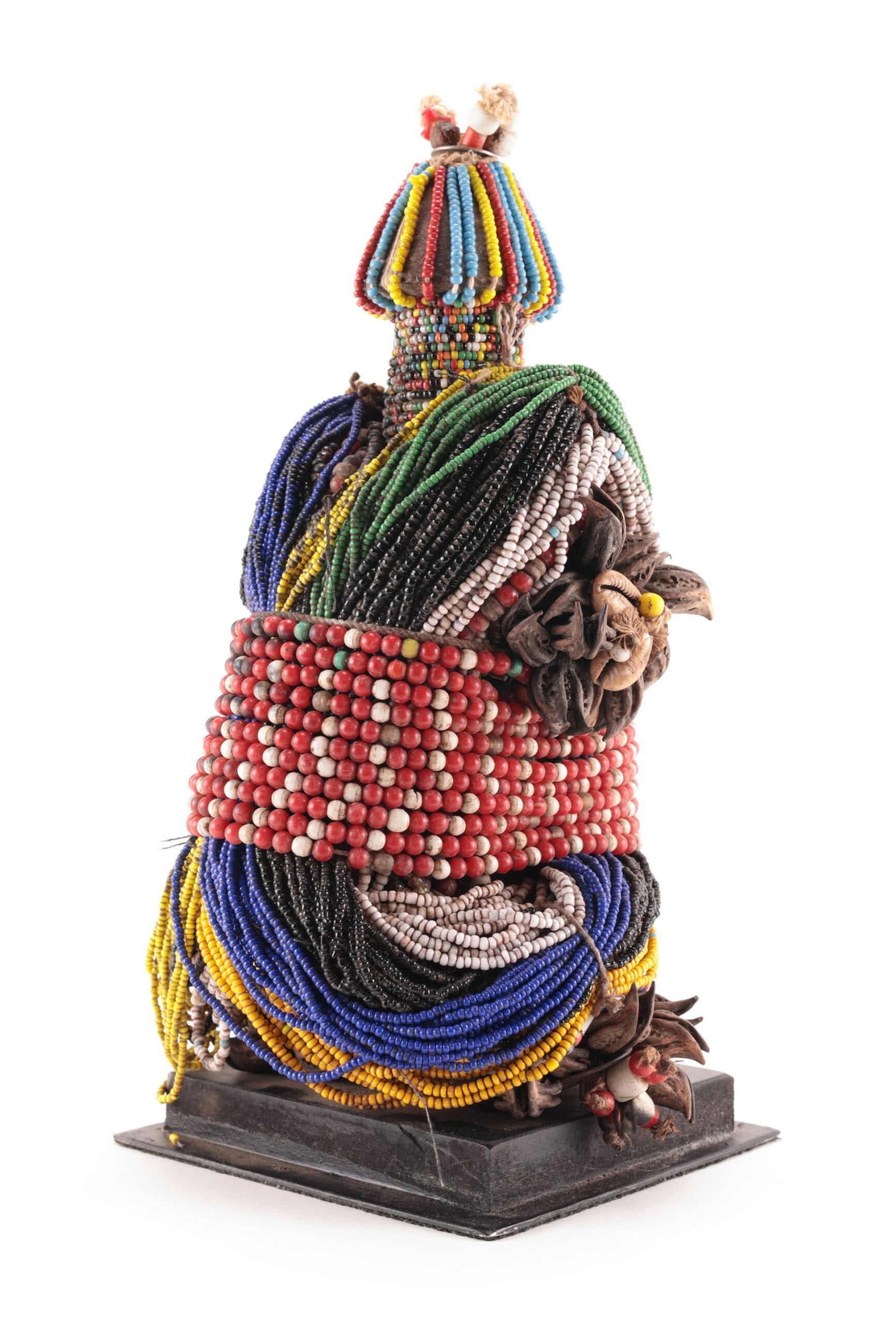 Statua ancestrale Fali del Camerun con decorazione di perline – 29 cm – foto di dettaglio