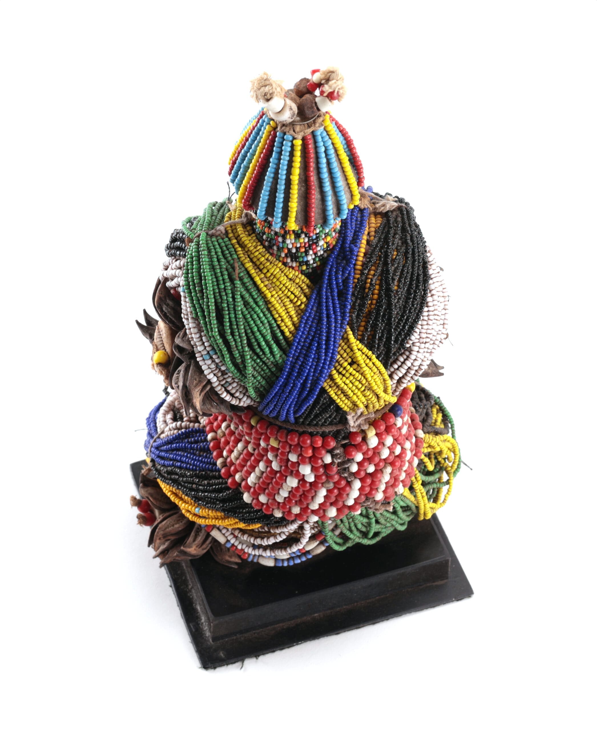 Statua ancestrale Fali del Camerun con decorazione di perline – 29 cm – foto di dettaglio