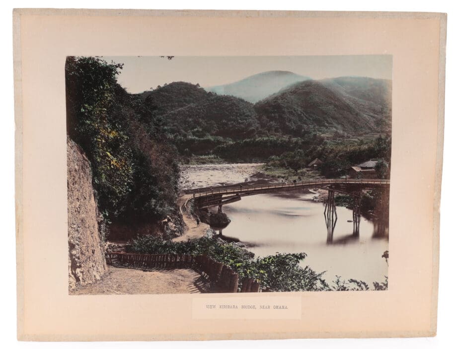 Japanese hand-colored photographs by Raimund von – Stillfried geisha & river landscape, ca. 1880 – Vergulde Kat