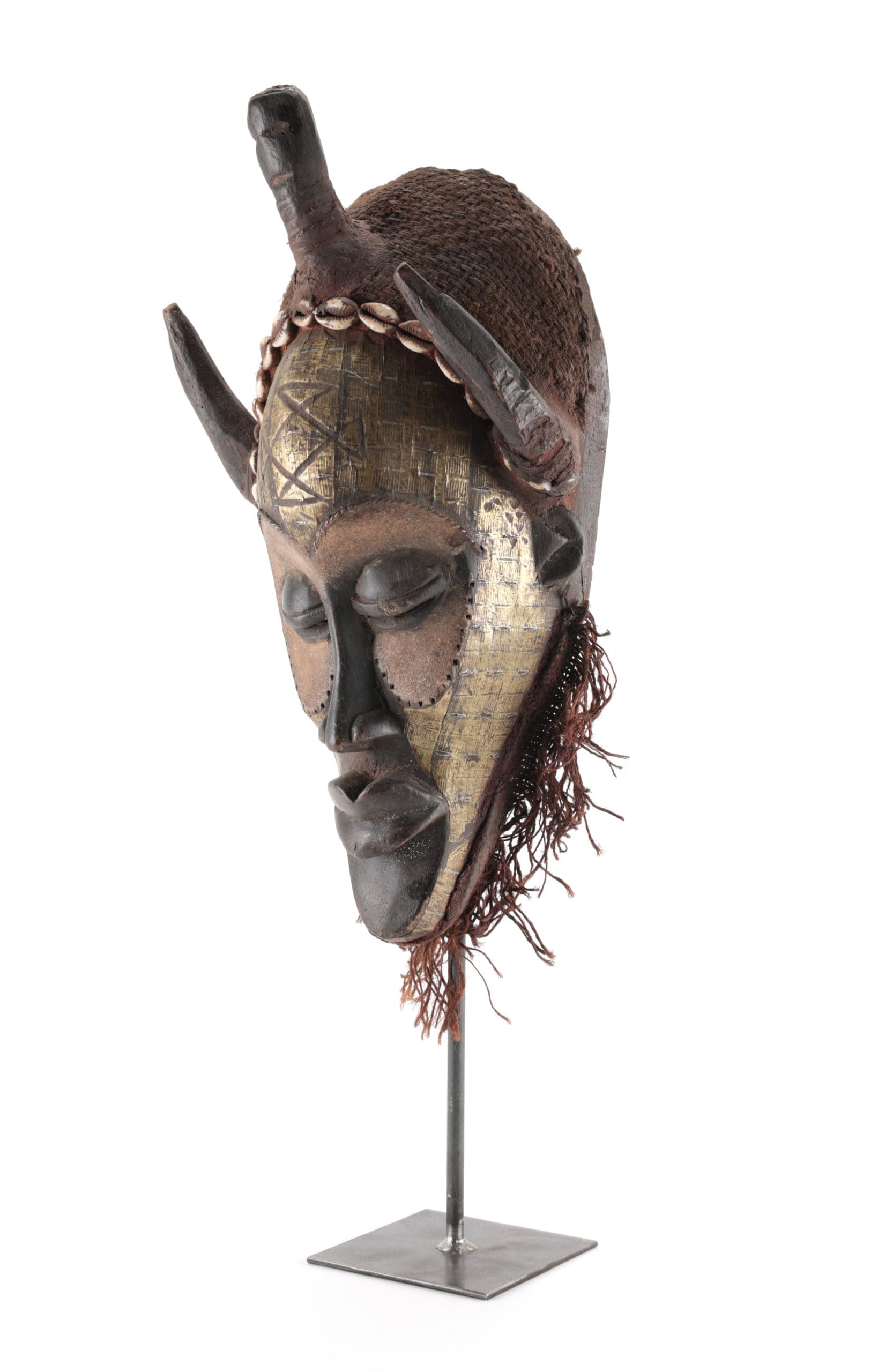 Chokwe Pwo mask - female ancestor mask with copper - detail photo