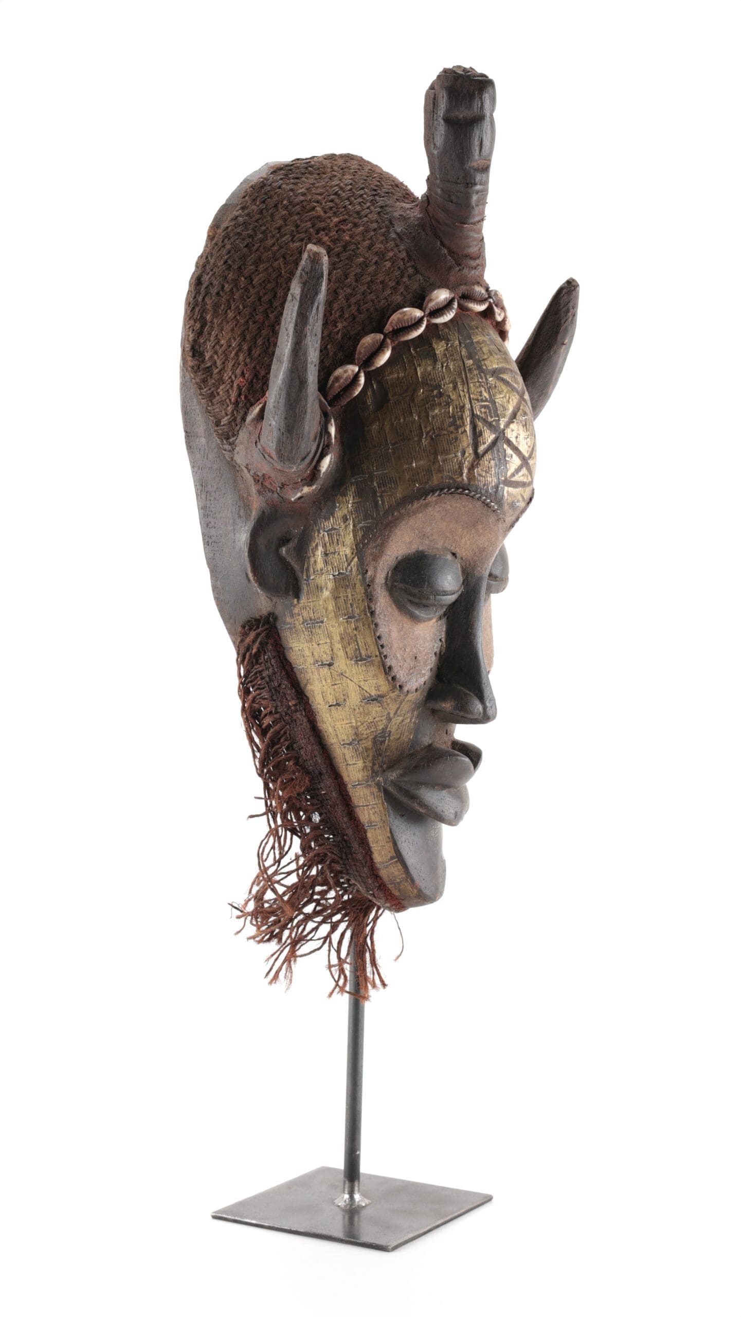 Chokwe Pwo mask - female ancestor mask with copper - detail photo