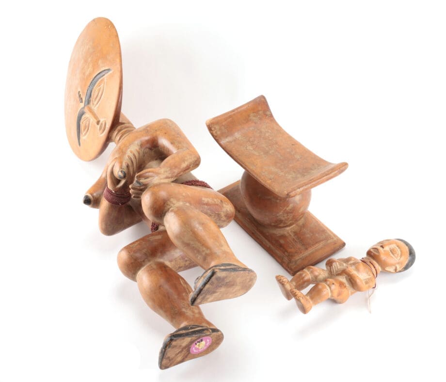 Grande statua Akan – madre con bambino e sgabello – Ghana – Vergulde Kat
