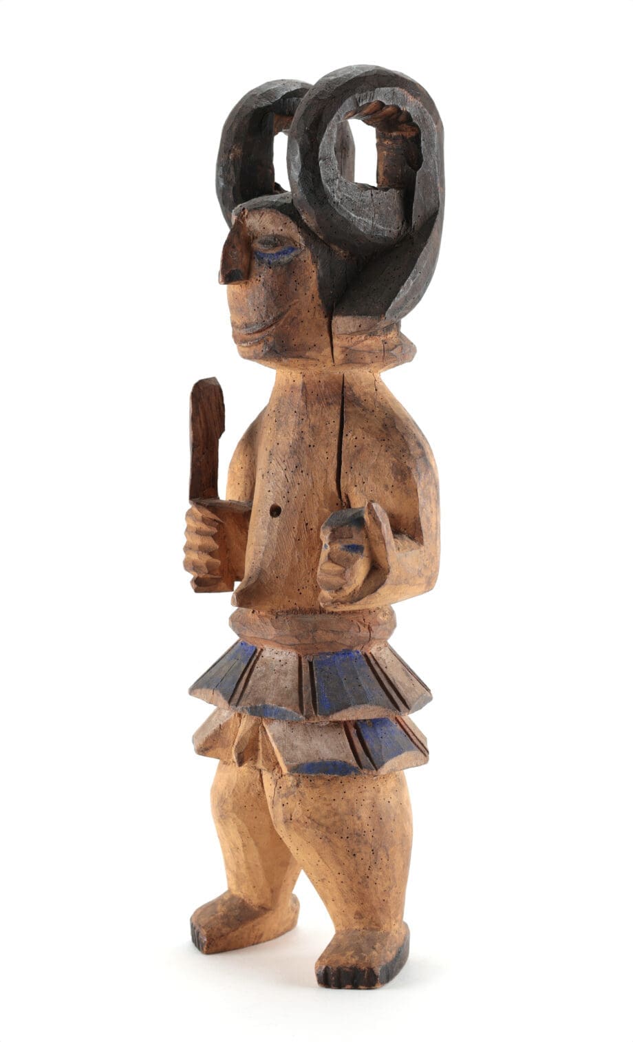 Statua di guardia Igbo Ikenga – Nigeria – residui di vernice ocra e blu – Vergulde Kat