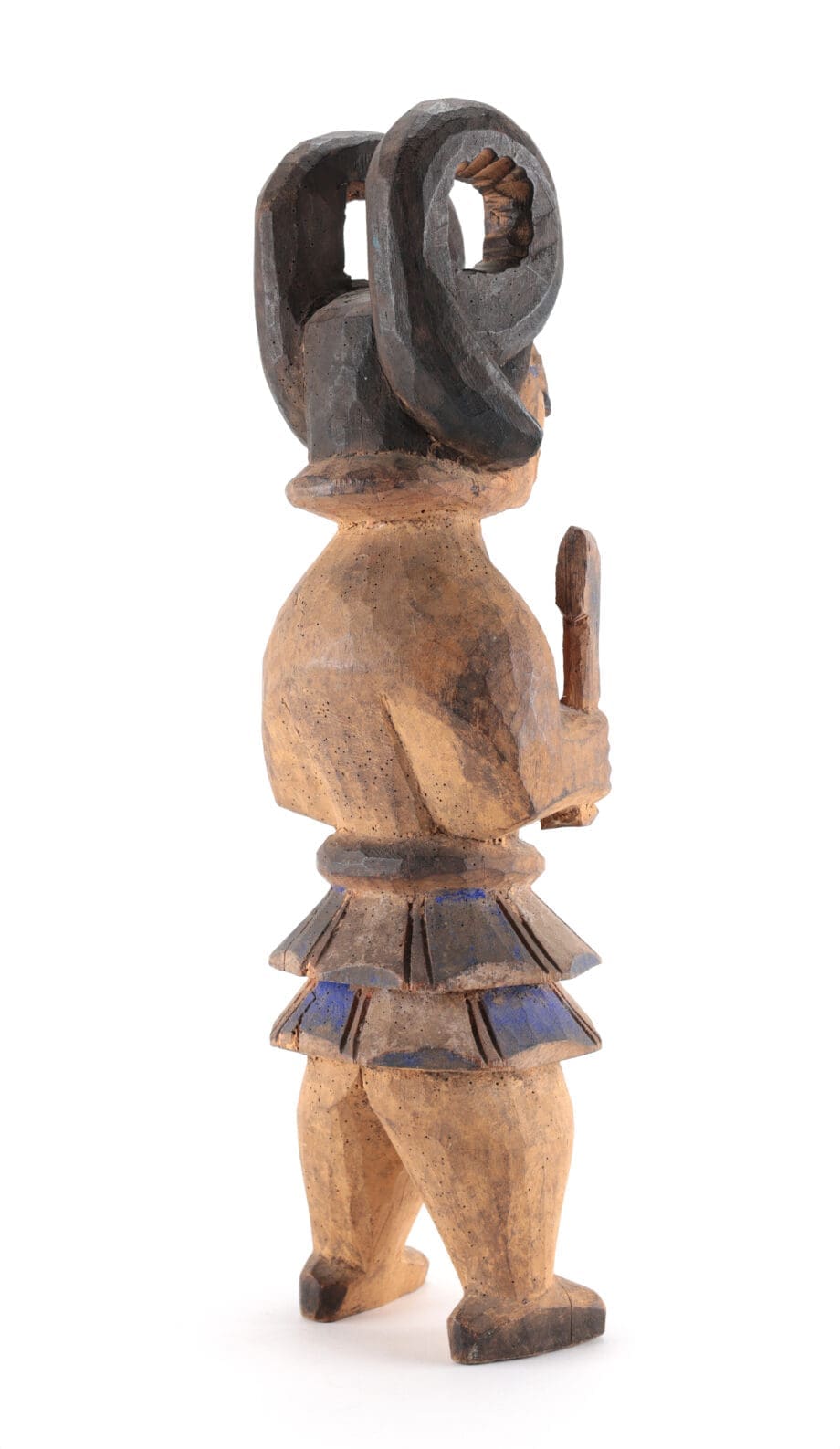 Statua di guardia Igbo Ikenga – Nigeria – residui di vernice ocra e blu – Vergulde Kat