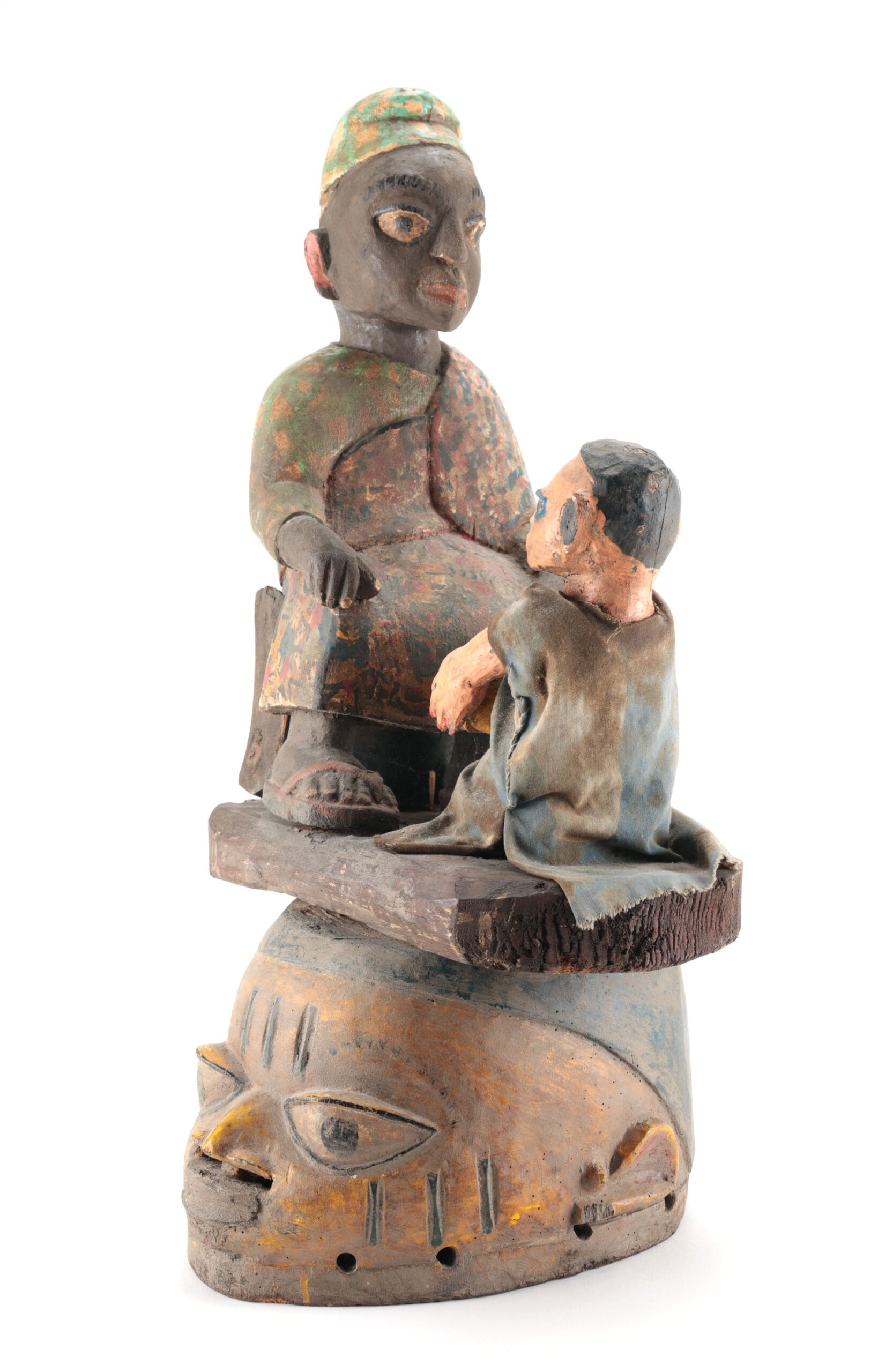 Masque-casque Gelede yoruba avec figures mobiles – Nigeria – photo de détail