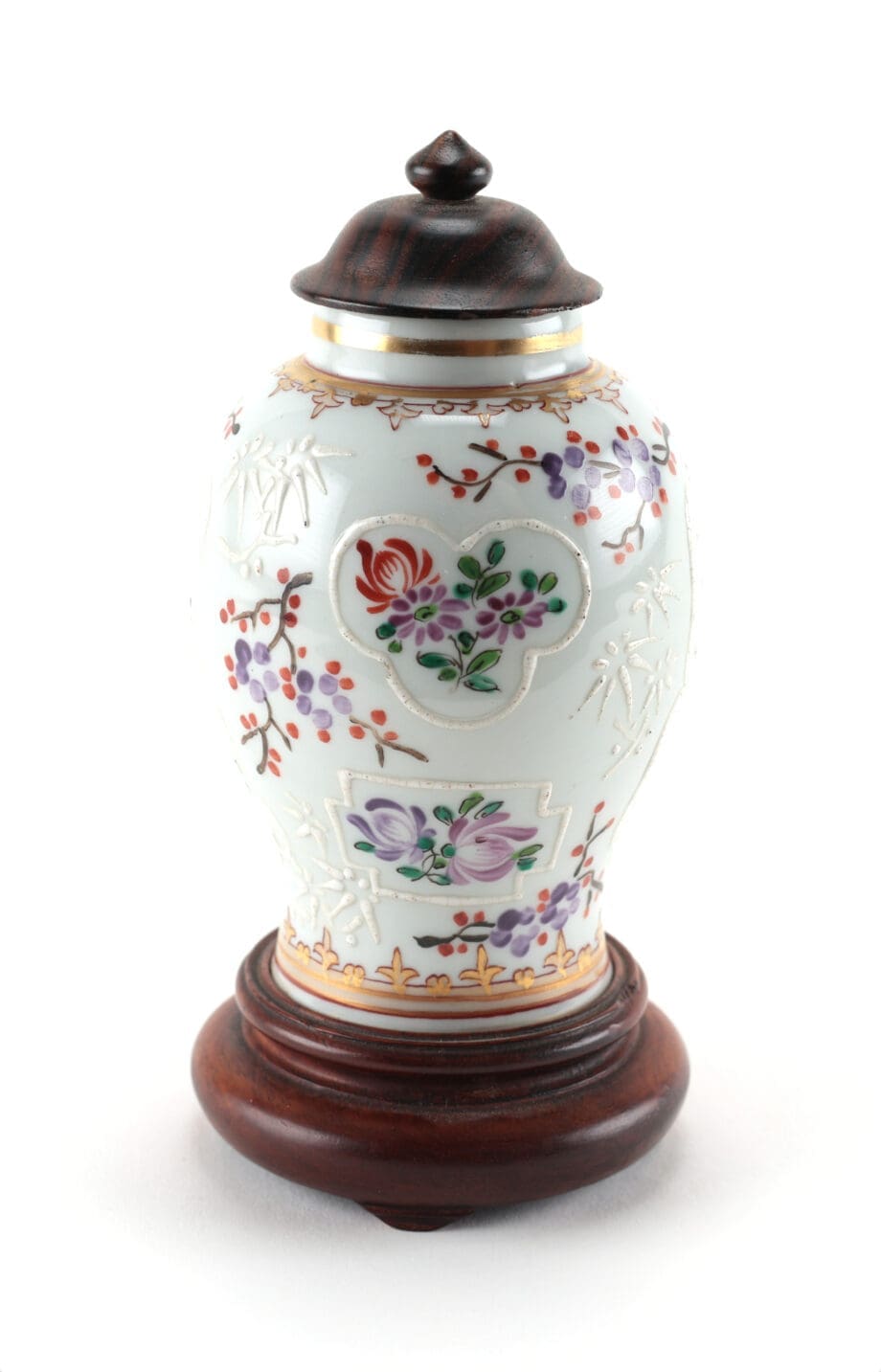 Porcelain tea caddy - French Samson - late 19th century - Imari decor - gilt - oriental figures - Vergulde Kat