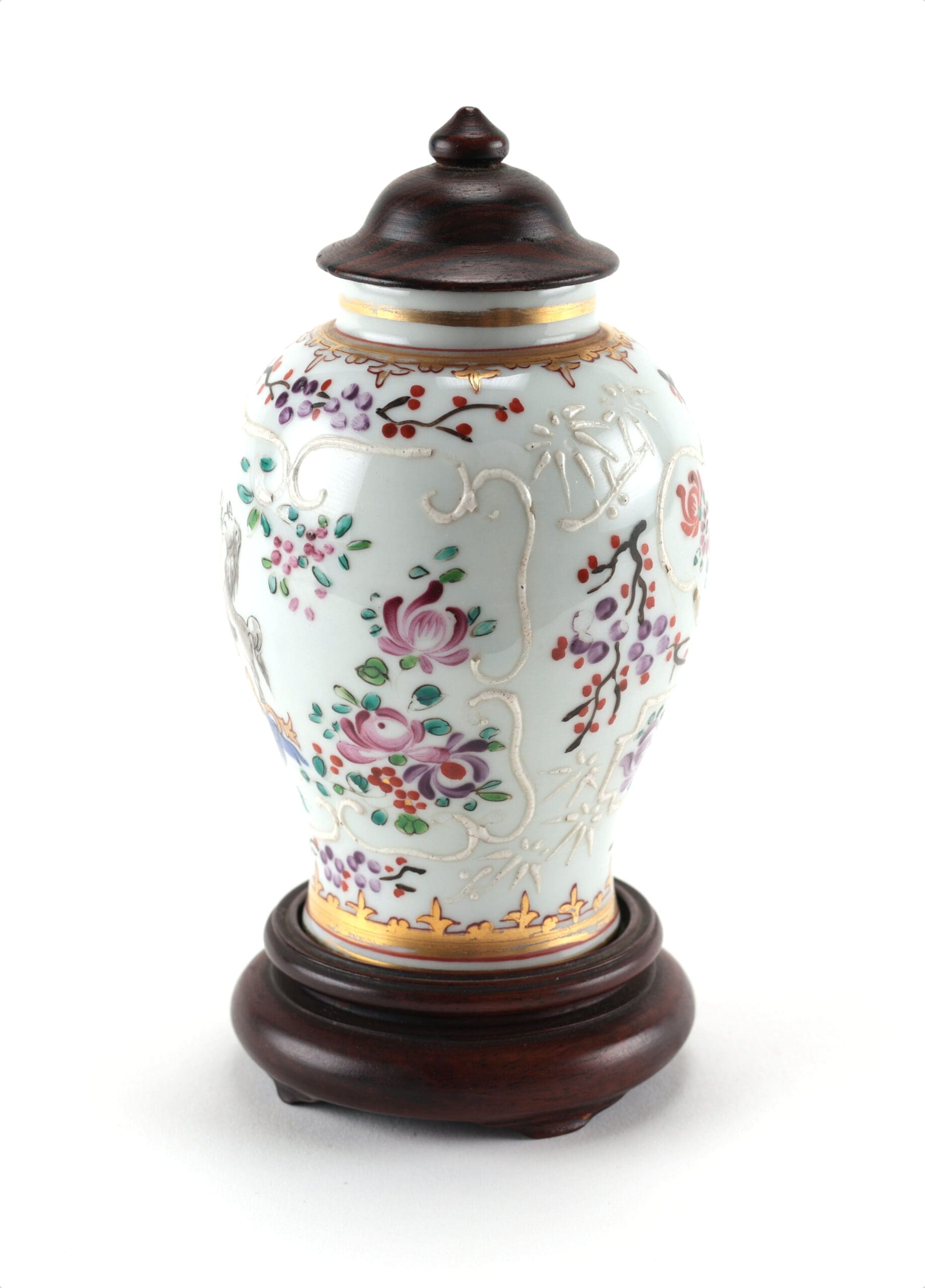 Porcelain tea caddy - French Samson - late 19th century - Imari decor - gilt - oriental figures - detail photo