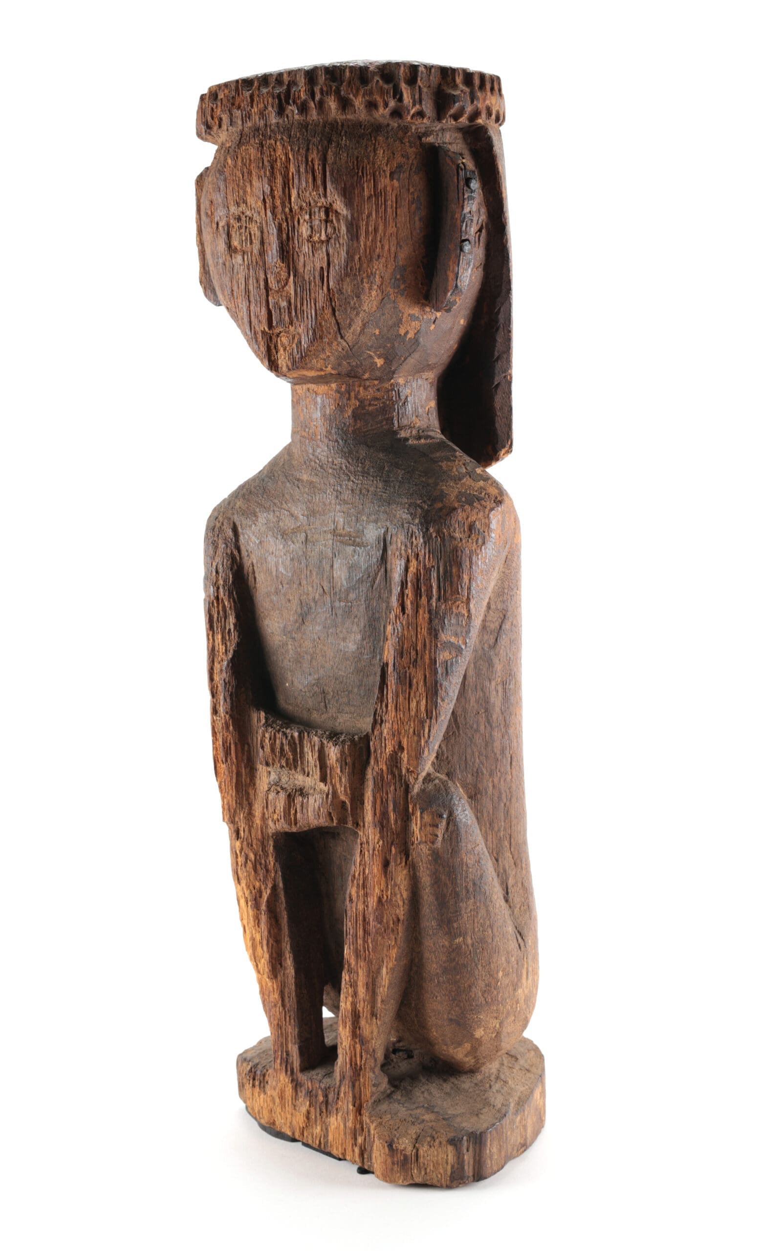 Hampatong beeld van een vrouw – Dayak, Borneo (Indonesië) – detailfoto