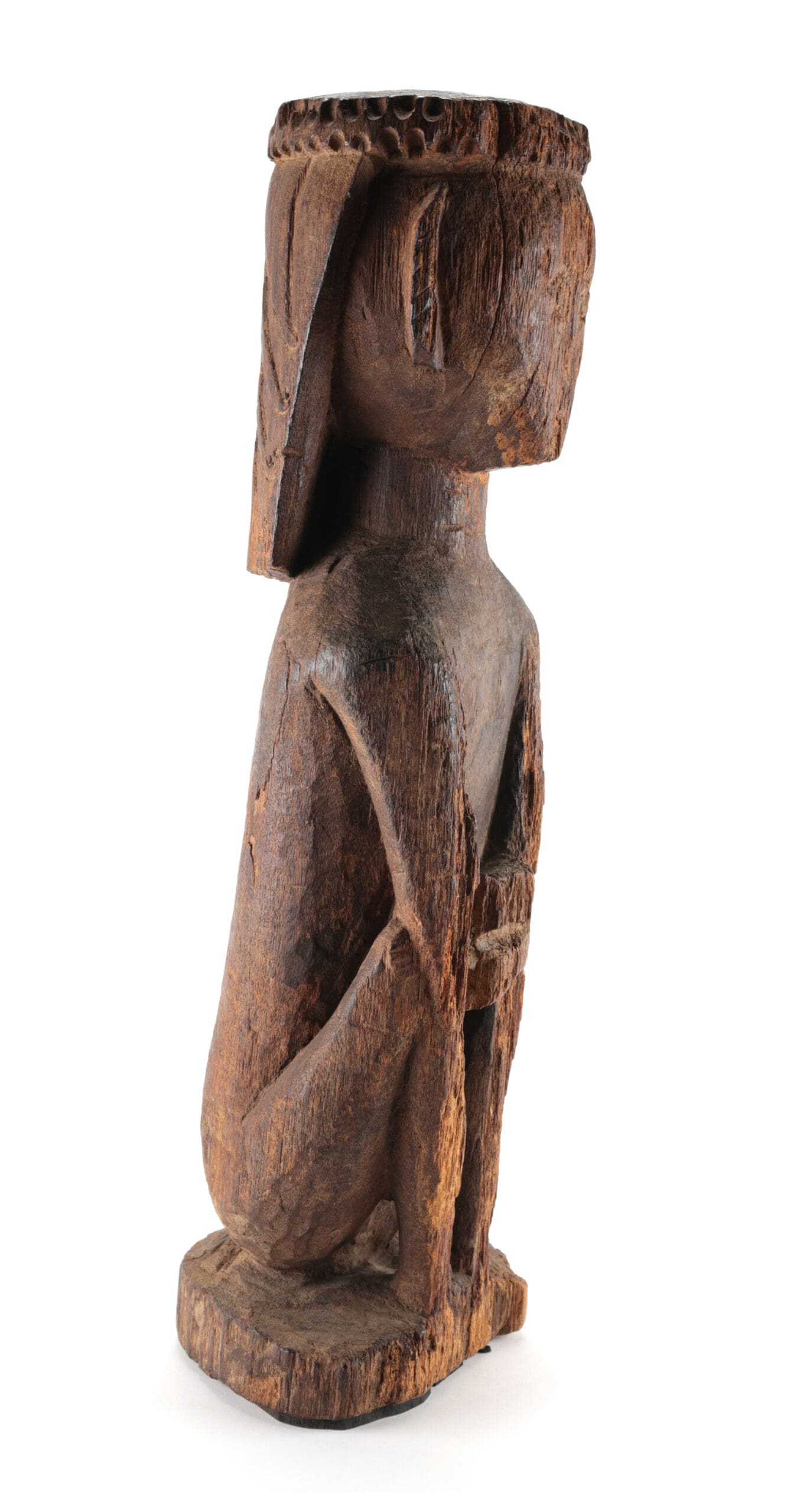 Hampatong beeld van een vrouw – Dayak, Borneo (Indonesië) – detailfoto