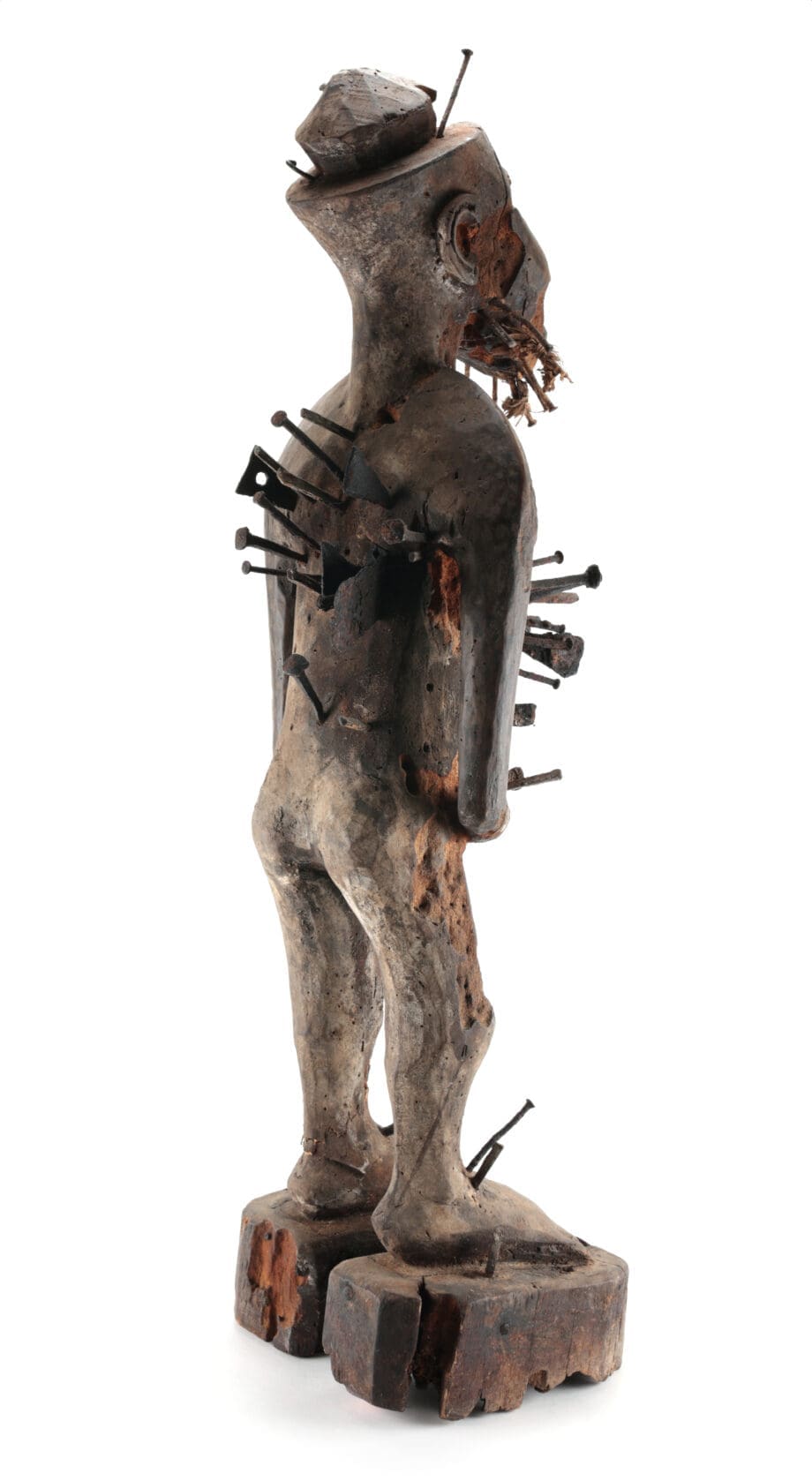 Kongo Nkisi Nkondi – gerechtigheidsfiguur – Congo ca. 1900 – collectie Mbehou – Vergulde Kat