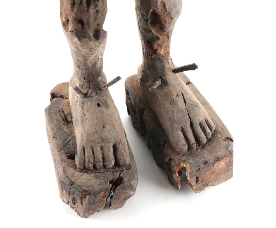 Kongo Nkisi Nkondi – gerechtigheidsfiguur – Congo ca. 1900 – collectie Mbehou – Vergulde Kat
