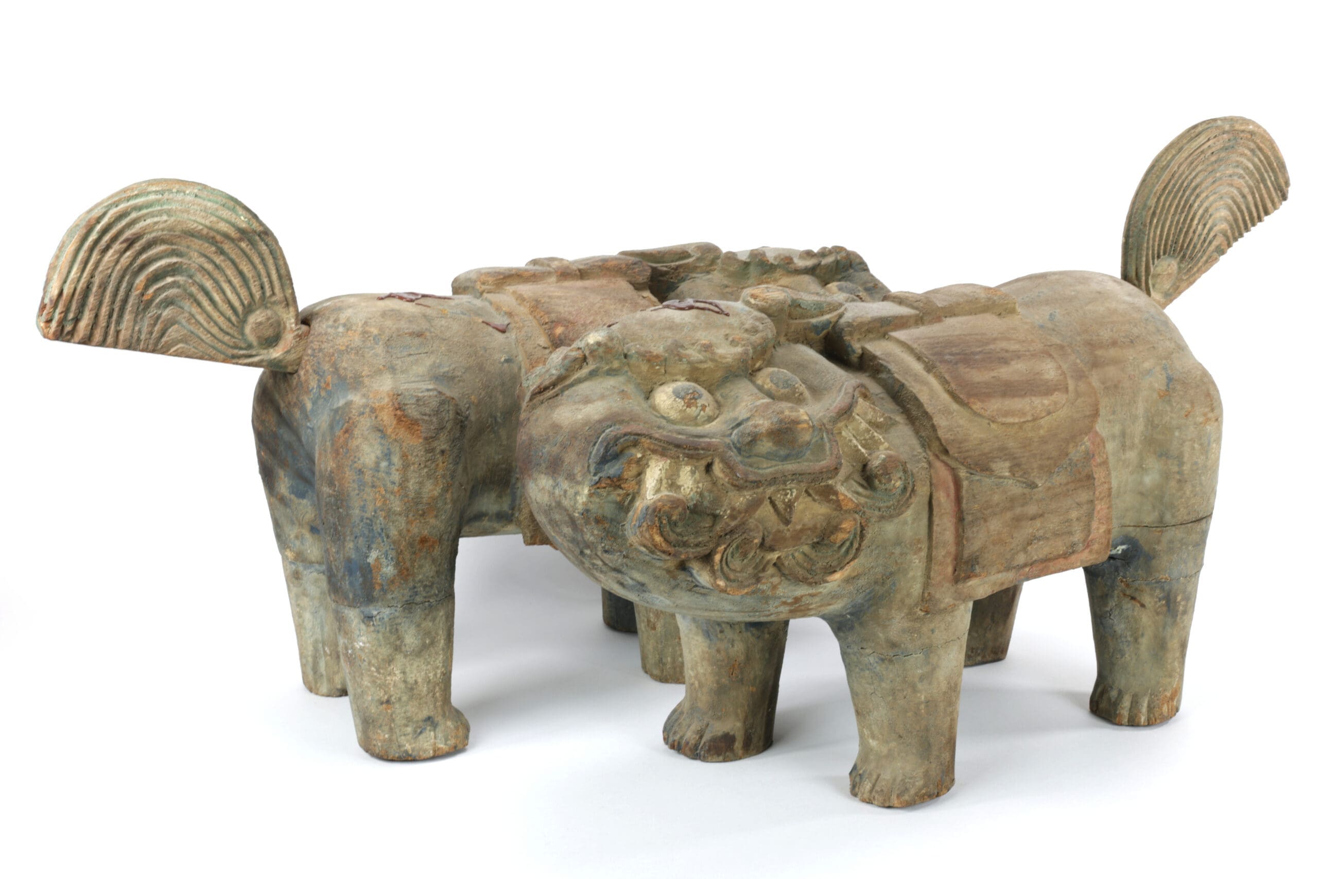 Ensemble de deux lions de temple chinois (chiens de F o) – bois – XVIIIe–XIXe siècle – avec sceau d’exportation Jian Ding – photo de détail