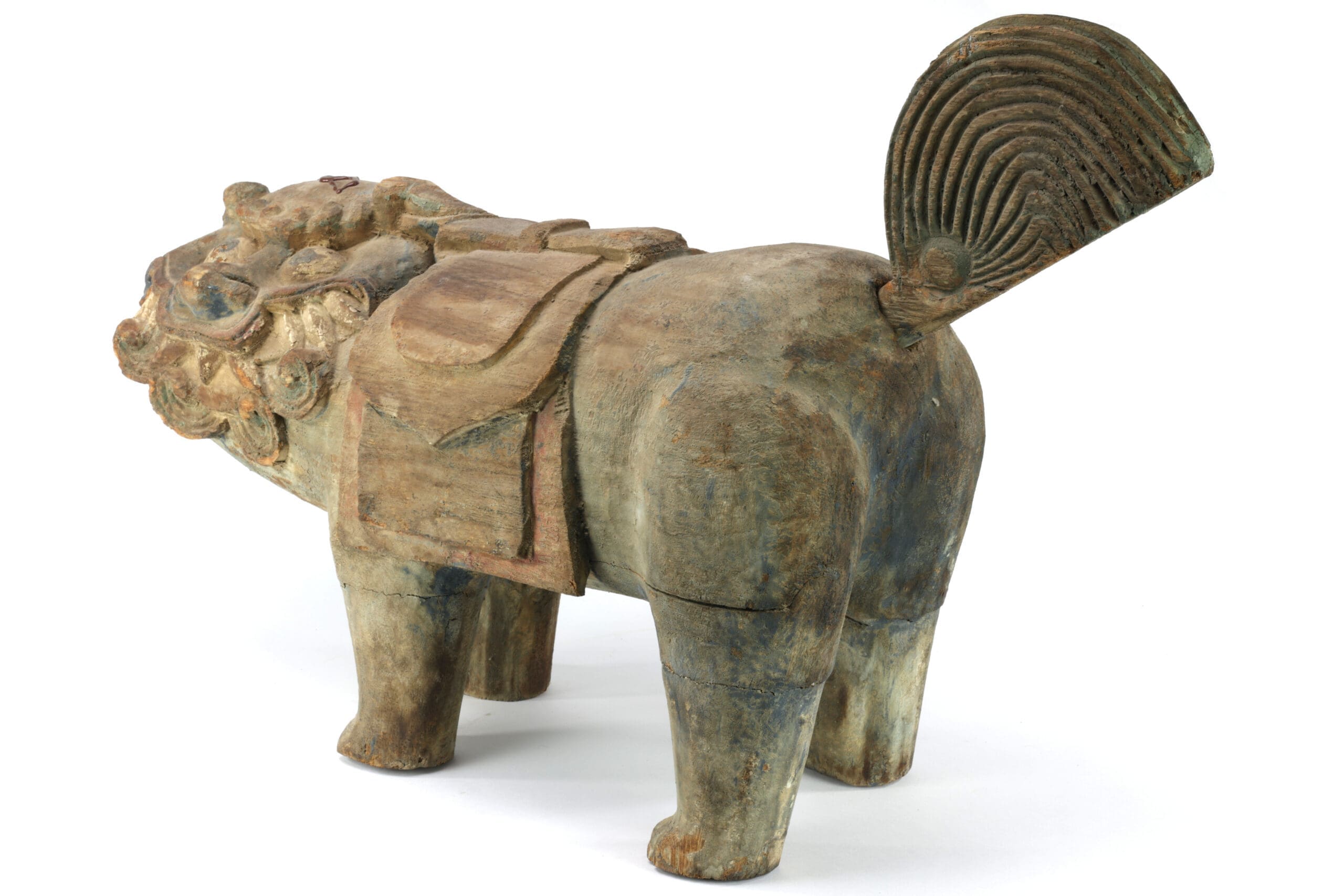 Ensemble de deux lions de temple chinois (chiens de F o) – bois – XVIIIe–XIXe siècle – avec sceau d’exportation Jian Ding – photo de détail