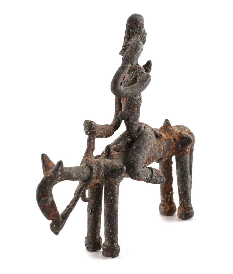 Set of three Dogon bronze statues - Mali - horseman, camel and standing figure - Vergulde Kat