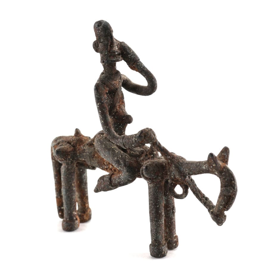 Set of three Dogon bronze statues - Mali - horseman, camel and standing figure - Vergulde Kat