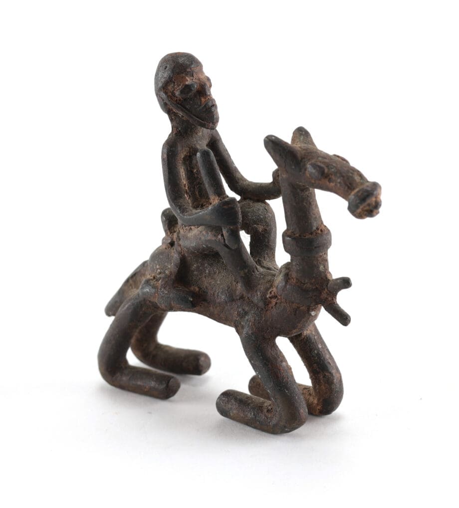 Set of three Dogon bronze statues - Mali - horseman, camel and standing figure - Vergulde Kat