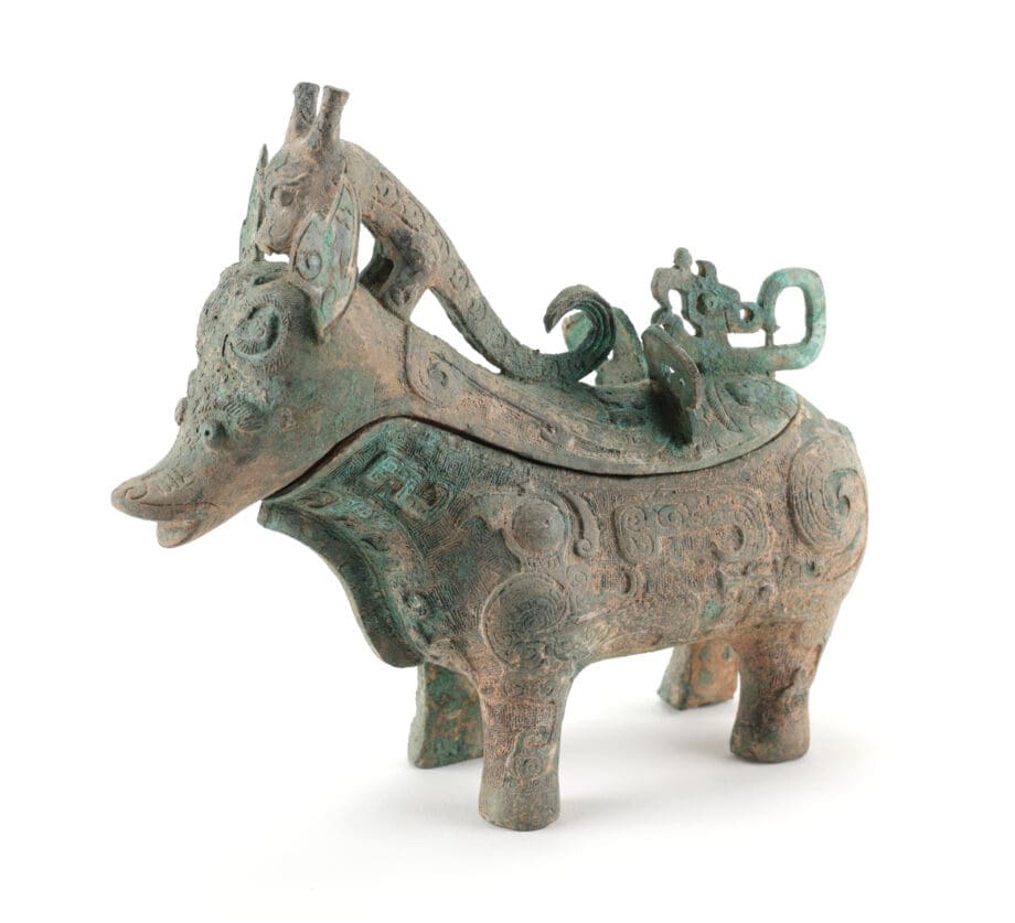 Vase zun chinois en bronze en forme d'animal mythique – style Shang – avec couvercle – Vergulde Kat