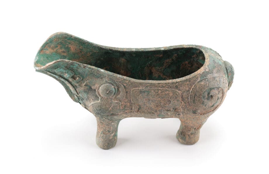 Vase zun chinois en bronze en forme d'animal mythique – style Shang – avec couvercle – Vergulde Kat