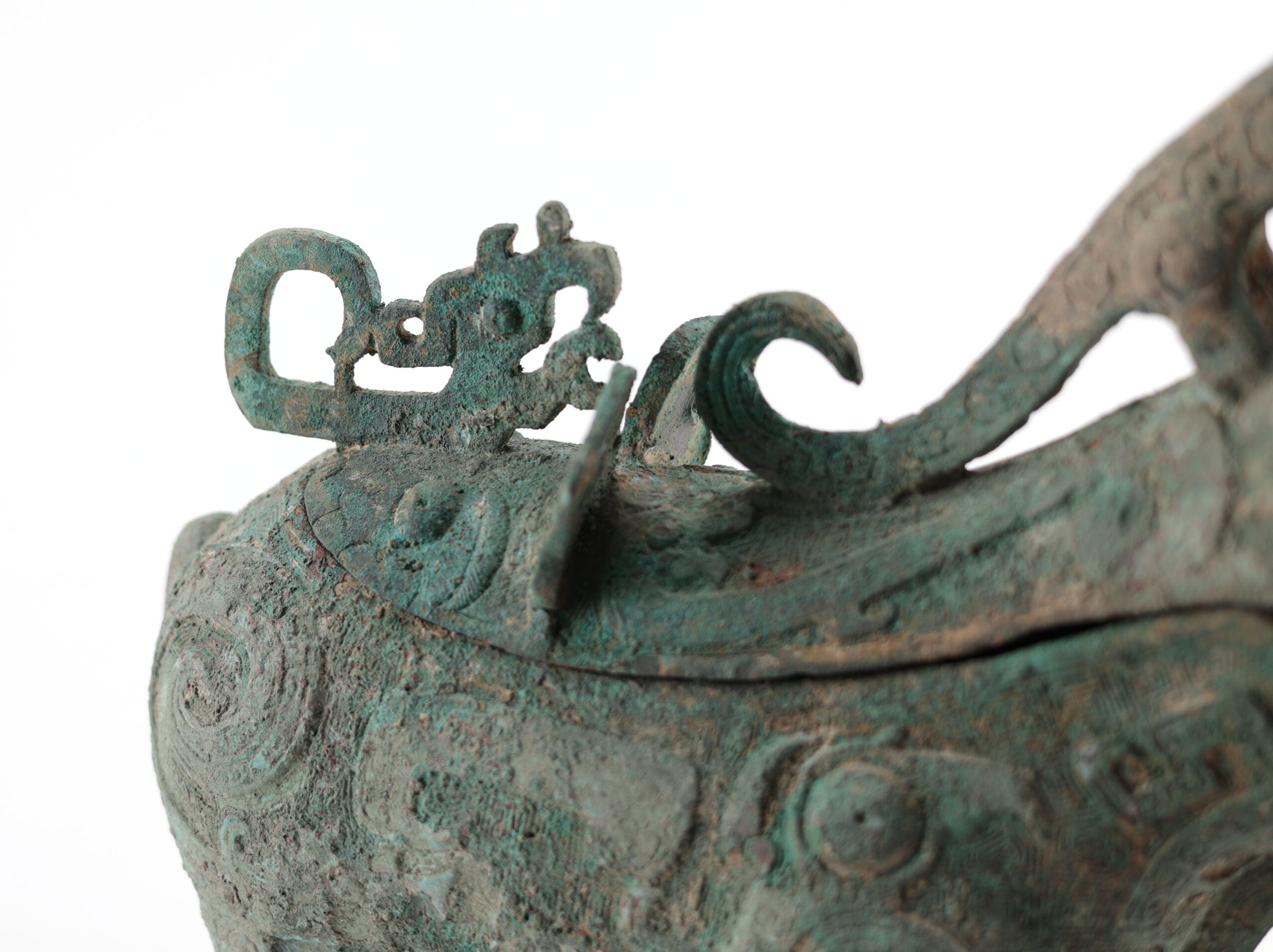 Vase zun en bronze chinois en forme d'animal mythique – style Shang – avec couvercle – photo de détail