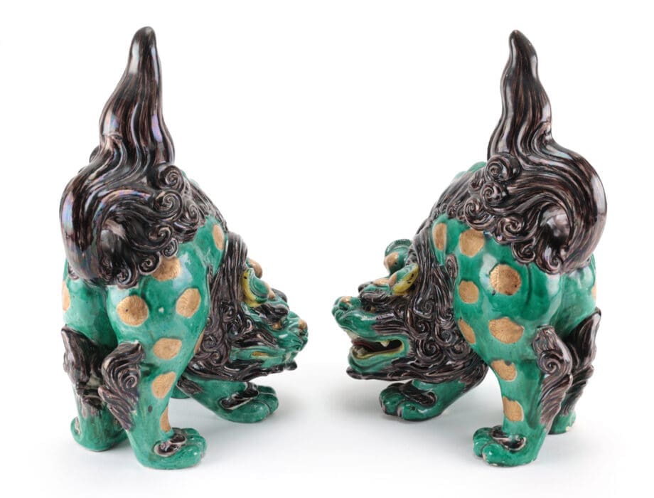 Paar Japanse Kutani foo dogs – 19e eeuw – groen en goud glazuur – Vergulde Kat