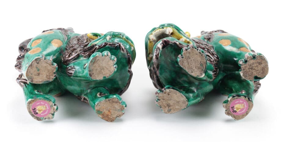 Paar Japanse Kutani foo dogs – 19e eeuw – groen en goud glazuur – Vergulde Kat