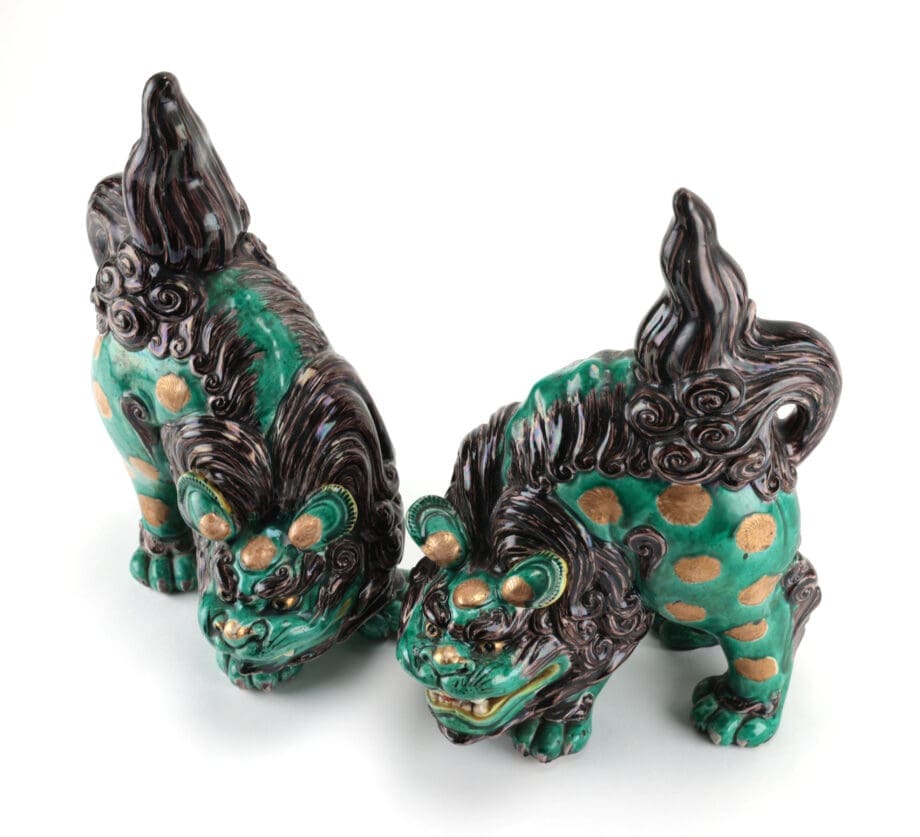 Paar Japanse Kutani foo dogs – 19e eeuw – groen en goud glazuur – Vergulde Kat