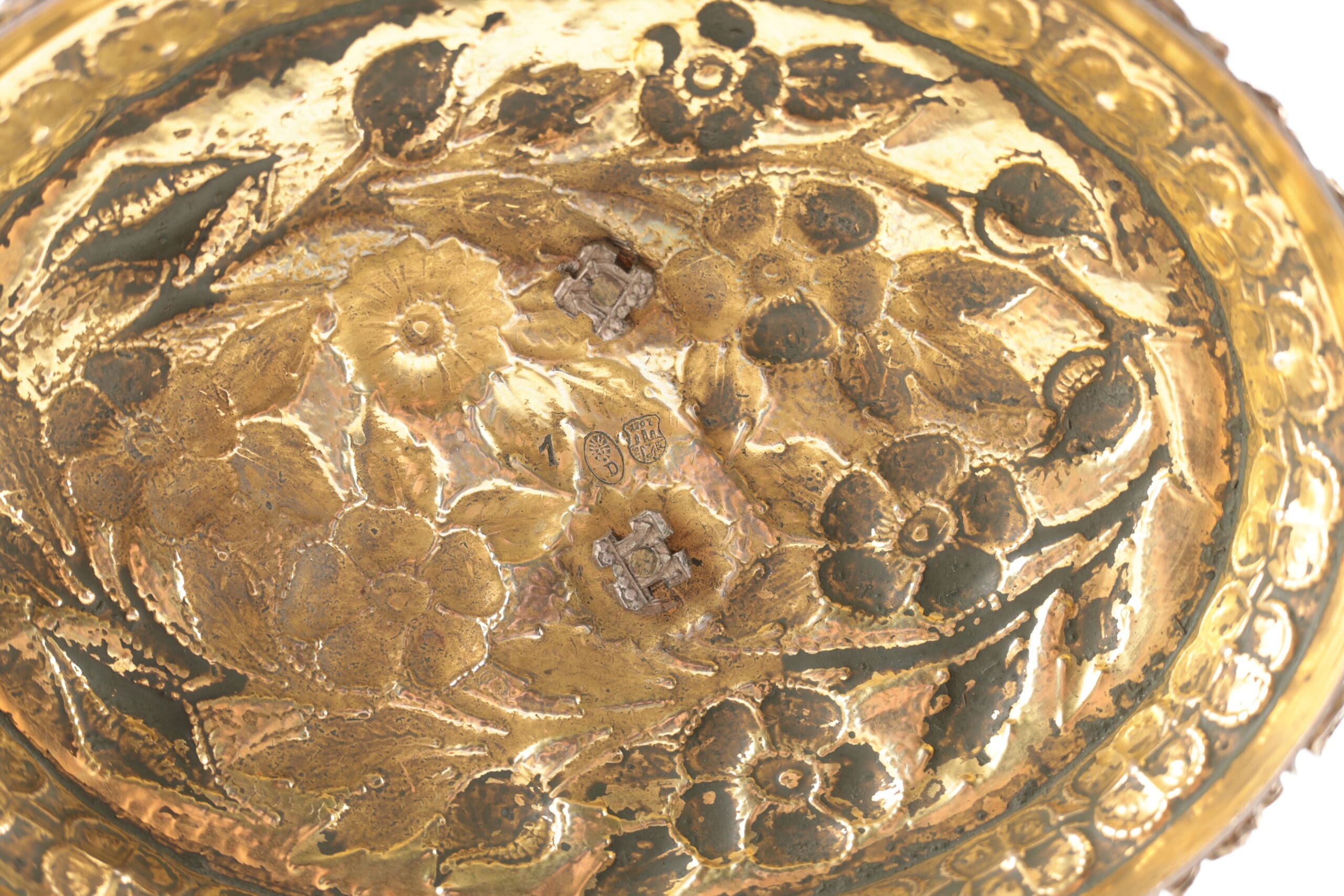 Zilveren Wunderkammer tafelstukken met Nautilusschelp – Hanau Dingeldein (ca. 1900) – detailfoto