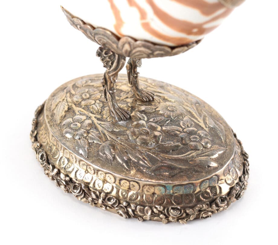 Zilveren Wunderkammer tafelstukken met Nautilusschelp – Hanau Dingeldein (ca. 1900) – Vergulde Kat
